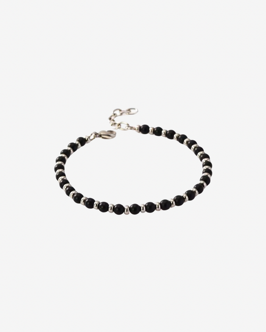 צמיד חרוזים שחור כסוף